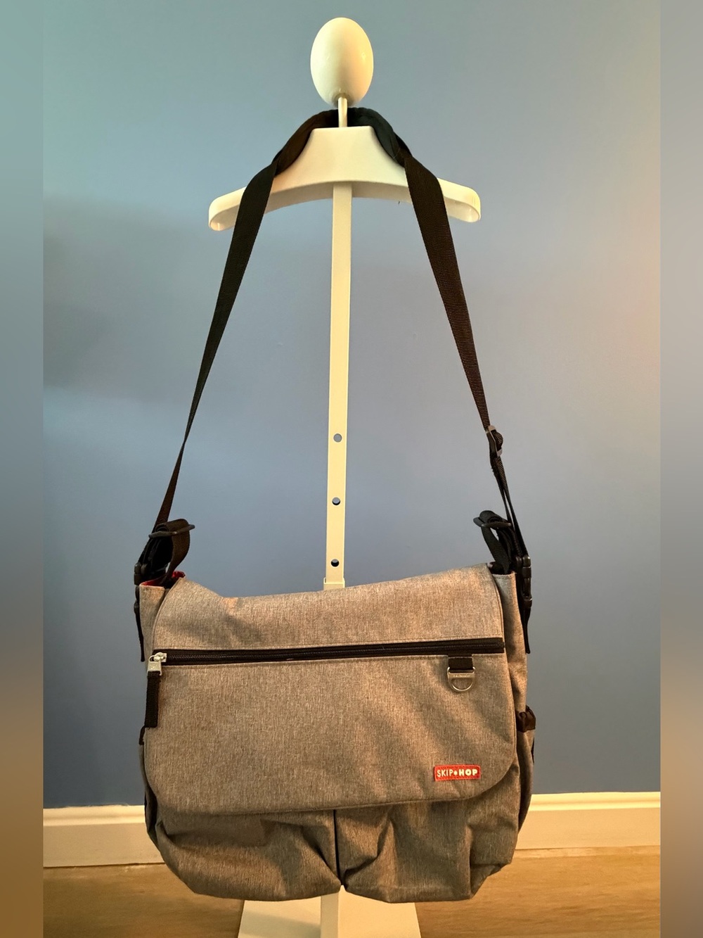 Skip Hop Gray Dash Messenger Diaper Bag with Black Strap